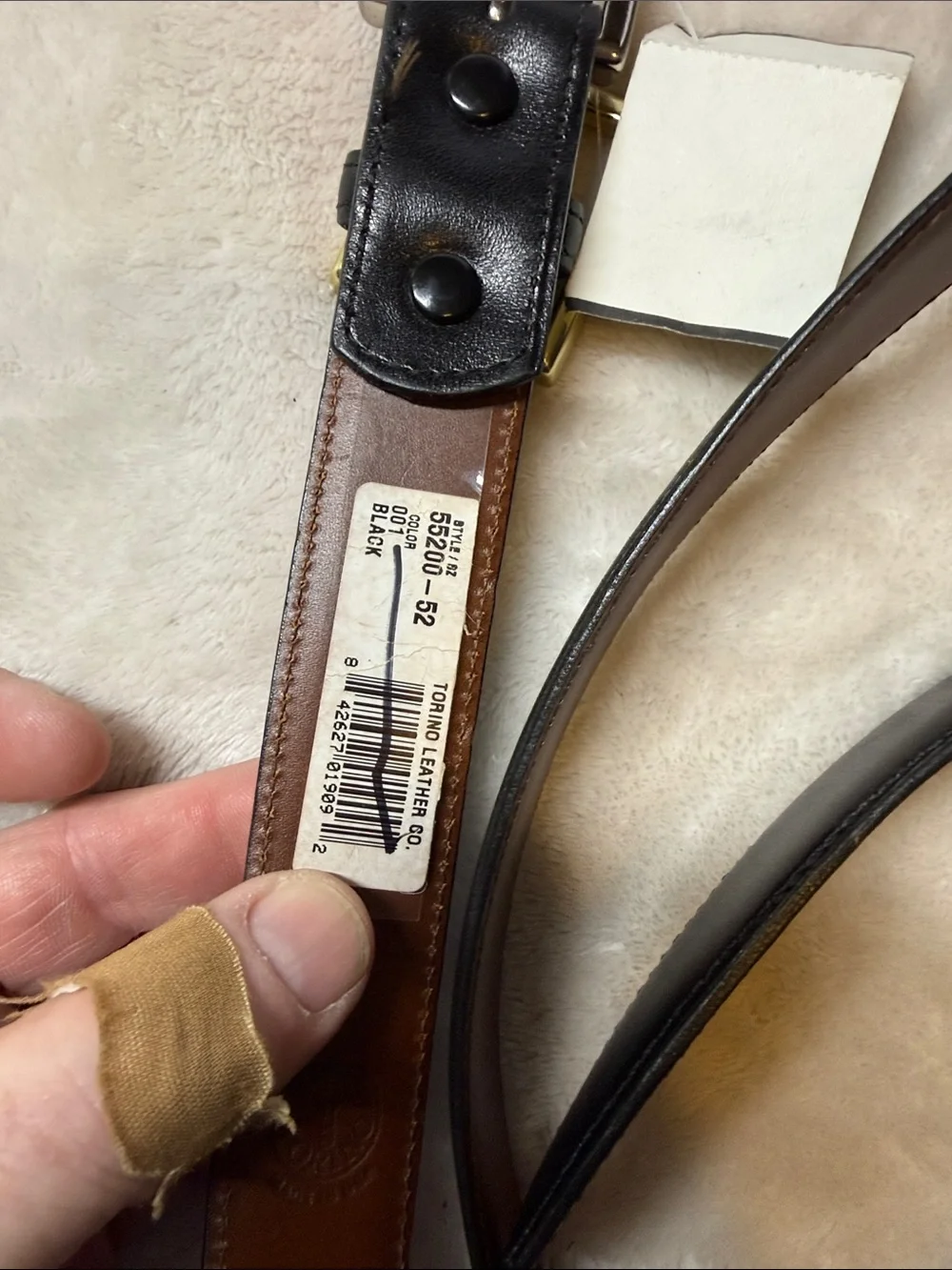 ⭐️Torino leather company black leather belt SZ 52. NWT. Gold and silver buckles.
